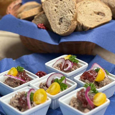 哈莫尼罗哈诺瓦膳食公寓酒店 普拉查蒂斯 外观 照片